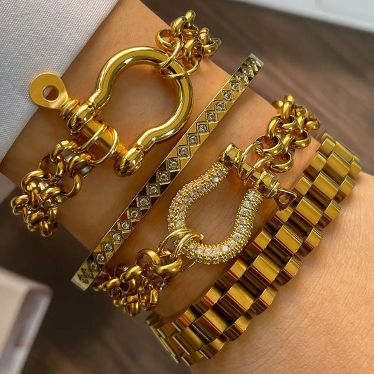 Horseshoe & Chunky Bracelet